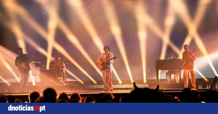 NAPA actuam na Eurovisão em dia de Fátima, marcado por lutas sindicais