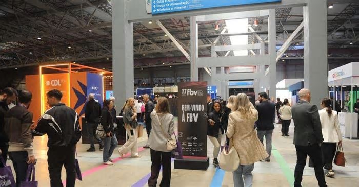 Segundo dia da Feira Brasileira de Varejo traz movimento de empreendedores em busca de novas tendências e modelos de negócio para o mercado