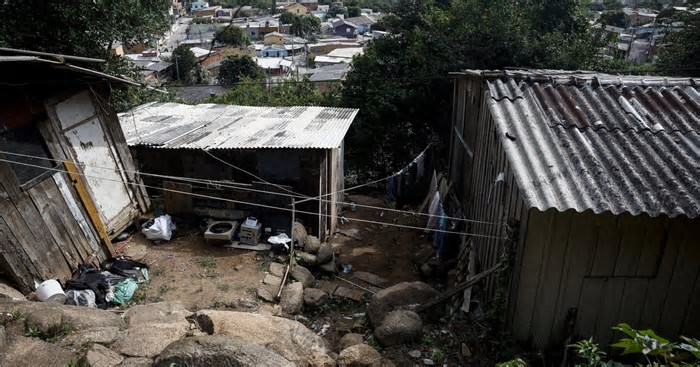 Estudo aponta que 7,4 mil pessoas vivem em locais de alto risco para desastres naturais em Porto Alegre