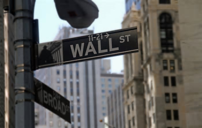Wall St sobe após feriado com alívio sobre tarifas da UE