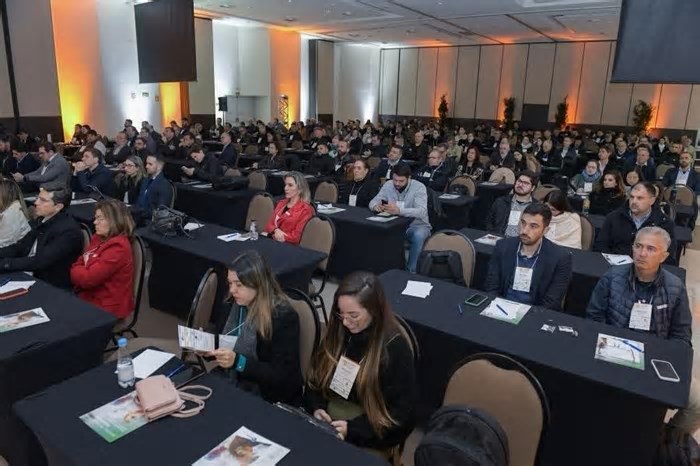 Conbrasul Ovos 2025 debate sanidade e negócios com ABPA, Naturovos e Moba
