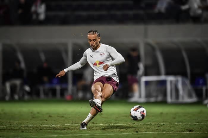 Promessa da seleção holandesa elogia trajetória de Memphis no Corinthians e relembra conselhos