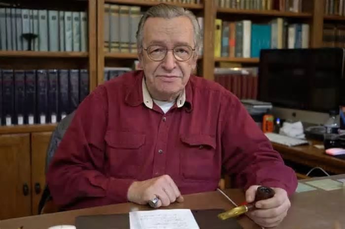 Câmara de Florianópolis cria Dia do Conservadorismo em homenagem a Olavo de Carvalho