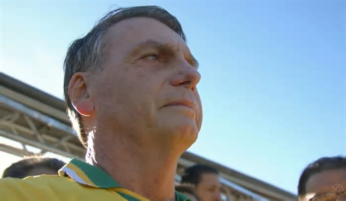 Imagens: Jair Bolsonaro chega ao ato pela anistia em Brasília