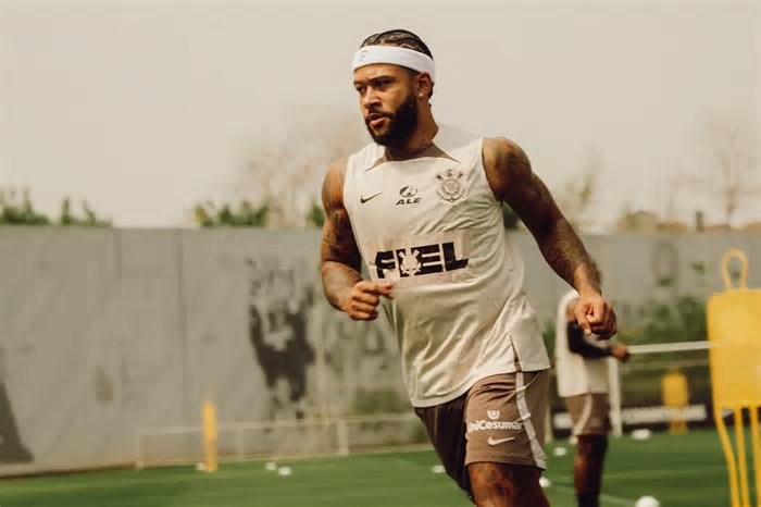 A declaração de Xavi Simons direcionada a Memphis Depay, do Corinthians