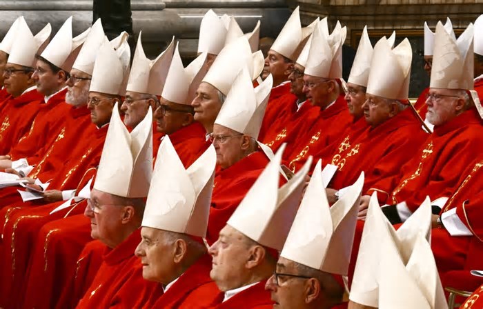 Conclave viraliza nas redes com IA, memes e apostas: cultura pop invade o Vaticano