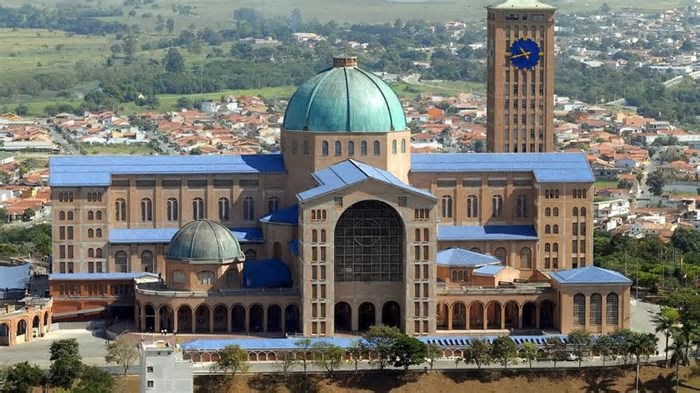 Qual o tamanho da fortuna da Igreja Católica e de onde vem a riqueza