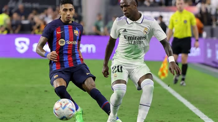 Raphinha ou Vini Jr no topo? Veja os brasileiros com mais gols em El Clásico