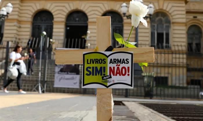 Rio de Janeiro tem mais da metade das escolas públicas em áreas dominadas por grupos armados