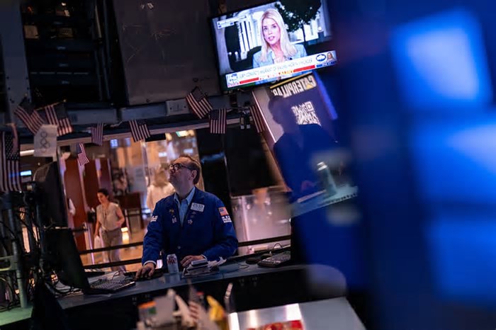 Bolsas de Nova York avançam, puxadas por balanços de Microsoft e Meta