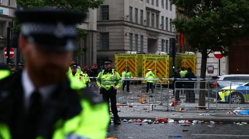 Atropelamento em Liverpool deixa dezenas de pessoas feridas, incluindo crianças