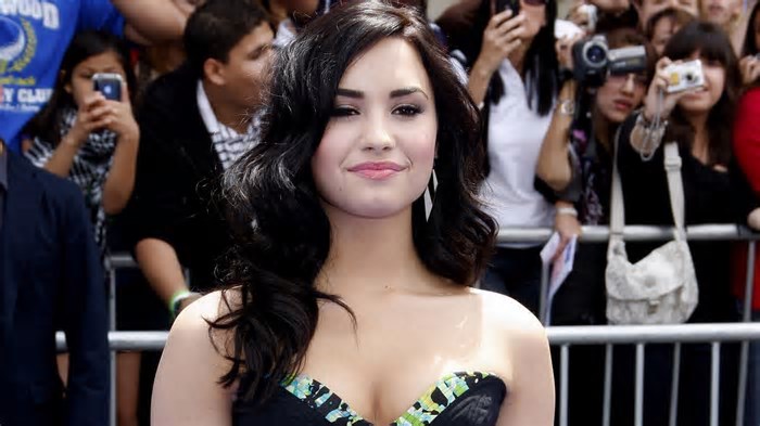 Esta artista de Camp Rock conquistou um patrimônio incrível