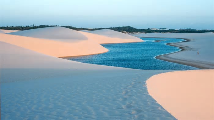 Essa cidadezinha do Nordeste encanta turistas com suas praias desertas e calmas
