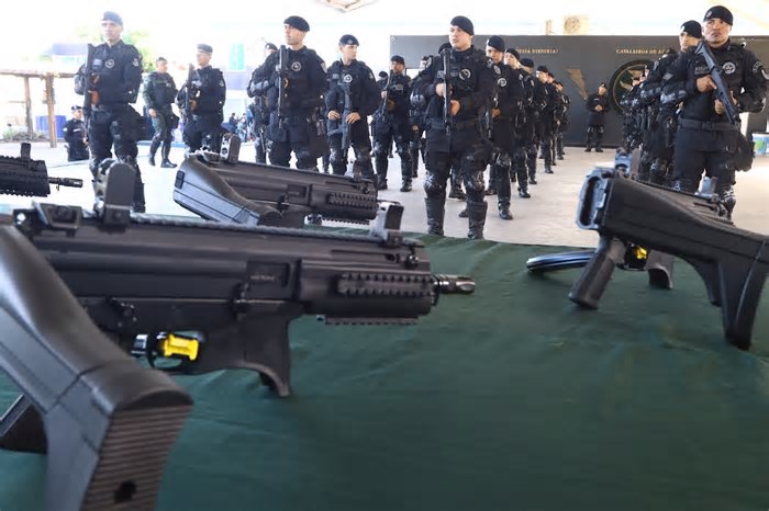 CPRaio recebe 300 novas armas para reforço em operações no Ceará