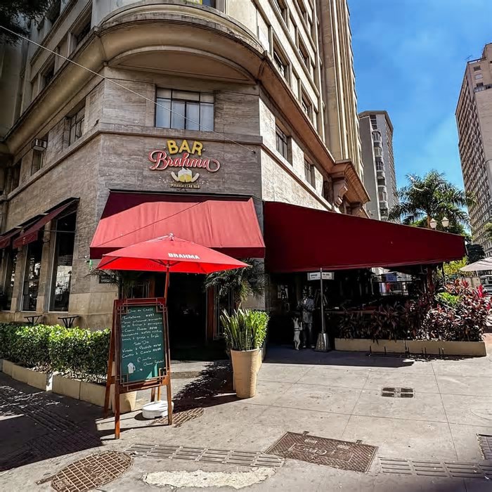 Bares e restaurantes funcionam 'non stop' para alimentar Virada Cultural no centro de SP