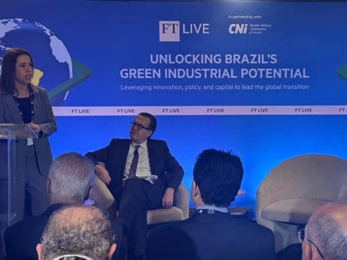 Raquel Lyra defende investimentos em Pernambuco durante evento da CNI e Financial Times