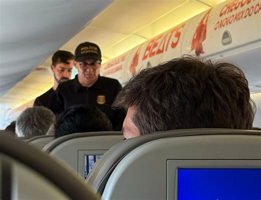 Passageiro é retirado de voo em Fernando de Noronha por consumo de bebida alcoólica e discutir com comissário; VÍDEO