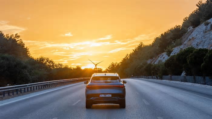 Por que os carros elétricos rodam menos do que o prometido?
