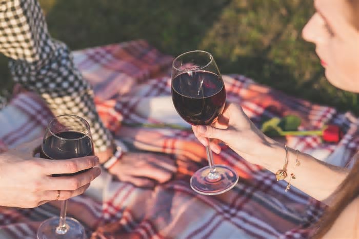 Vinho melhor que cerveja? Entenda se existe um álcool menos ruim para a saúde