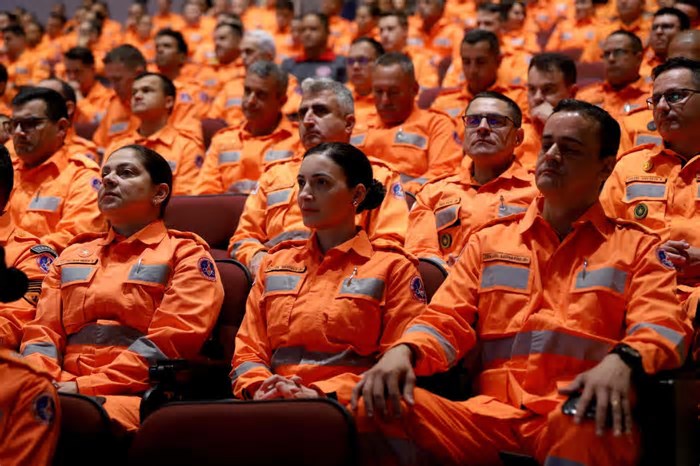 Bombeiros debatem emergência climática e prevenção de desastres em BH