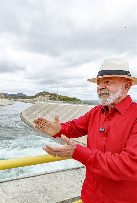 Não se pode votar em 'qualquer tranqueira', afirma Lula em Pernambuco