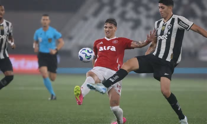 Inter é goleado pelo Botafogo com equipe mista pelo Brasileirão