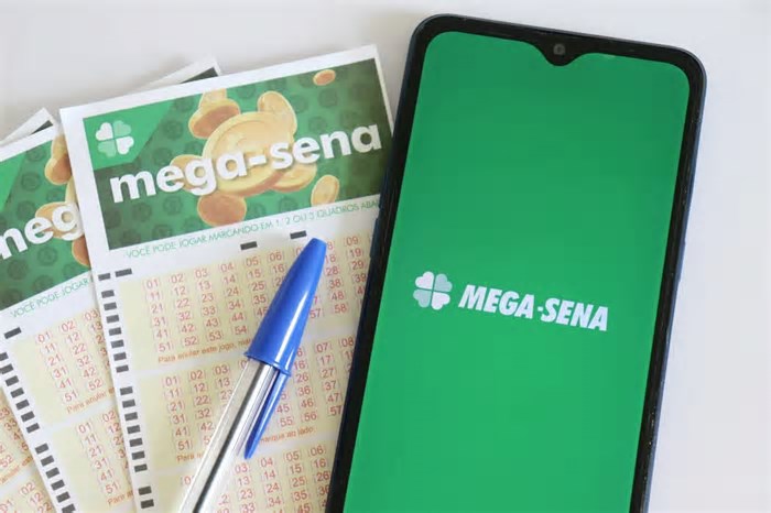 Mega-Sena 2869: prêmio acumula em R$ 11 milhões para sorteio de amanhã; veja o resultado do último concurso