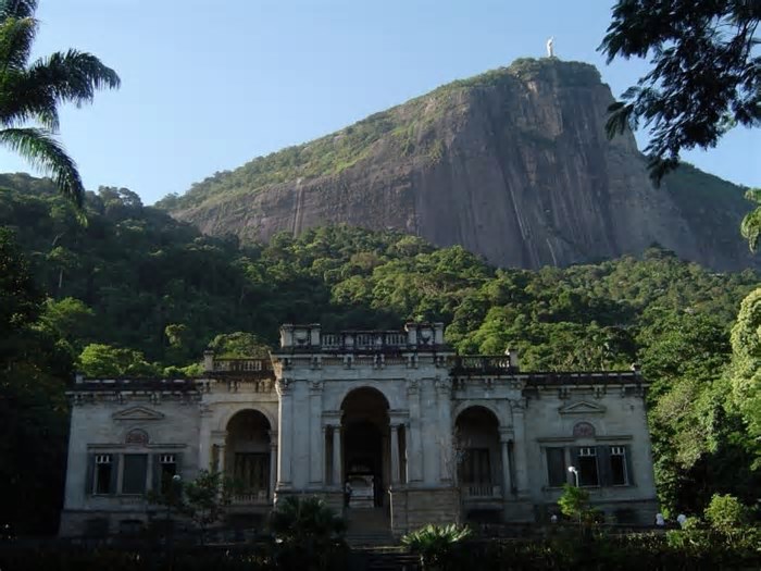 Símbolo do Rio, palacete do Parque Lage passa por reforma e restringe visitação
