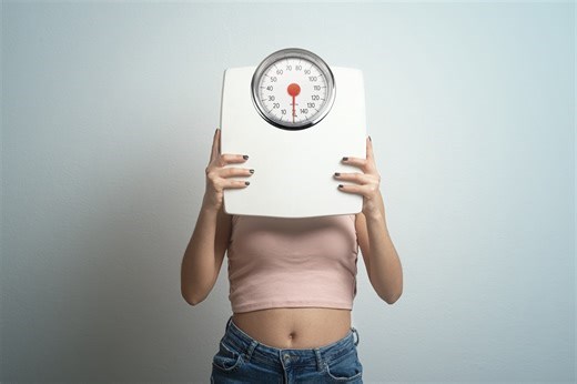 É preciso comer pouco para emagrecer? Veja o que diz a ciência