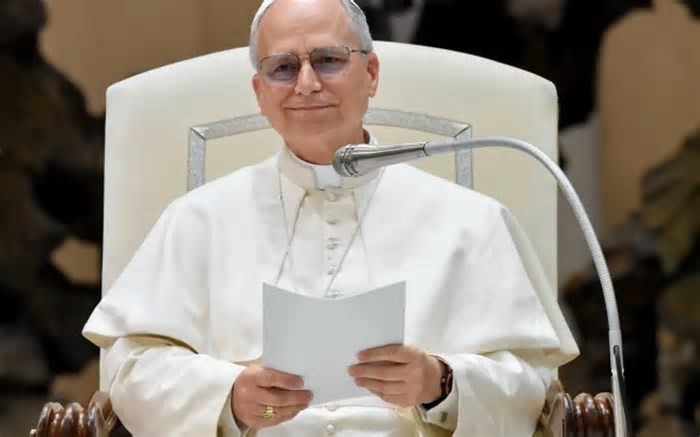Papa Leão XIV exorta cristãos a não abandonar suas terras em guerra