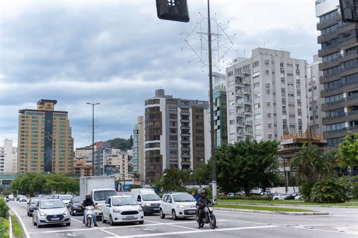 Beira-mar Norte ganhará corredor exclusivo para ônibus de transporte coletivo em Florianópolis