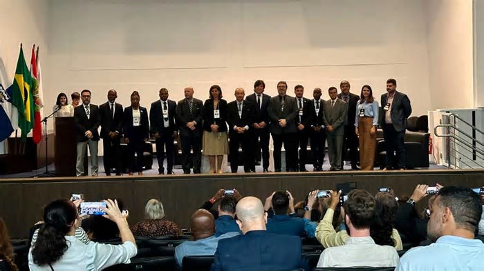 Feira Internacional de Negócios, FIN Brasil, está acontecendo na Univali de Balneário Camboriú
