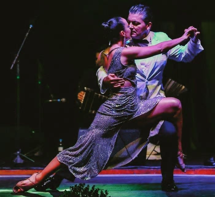 Bienal do Tango traz espetáculo internacional e apresentações gratuitas em junho, na capital