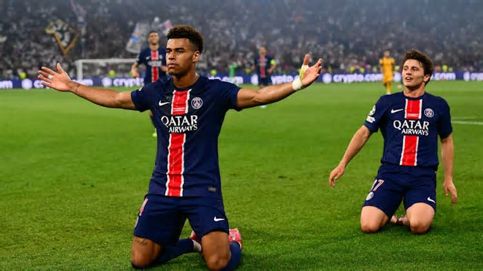 Conheça Désiré Doué, destaque do PSG na final da Champions League 2024/25