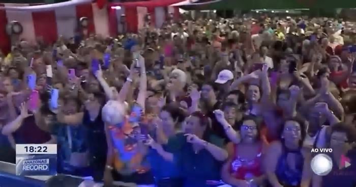 Baile Solidário das Mães reúne centenas de pessoas no Parque do Idoso