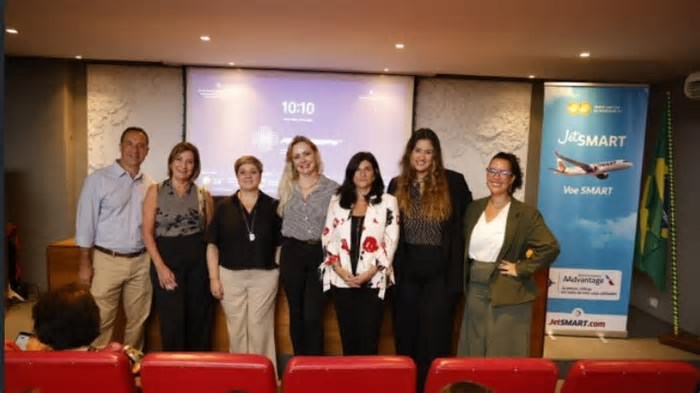 Agentes de viagens participam do primeiro JetSMART Day, na sede da Abav-RJ