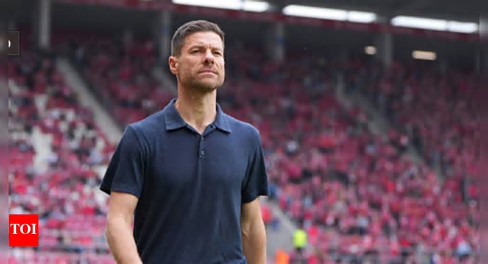 How much could Xabi Alonso earn compared to Carlo Ancelotti at Real Madrid?