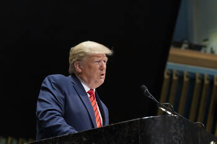 Trump se vangloria de ter 'libertado' Forças Armadas dos EUA de teorias de gênero e raça