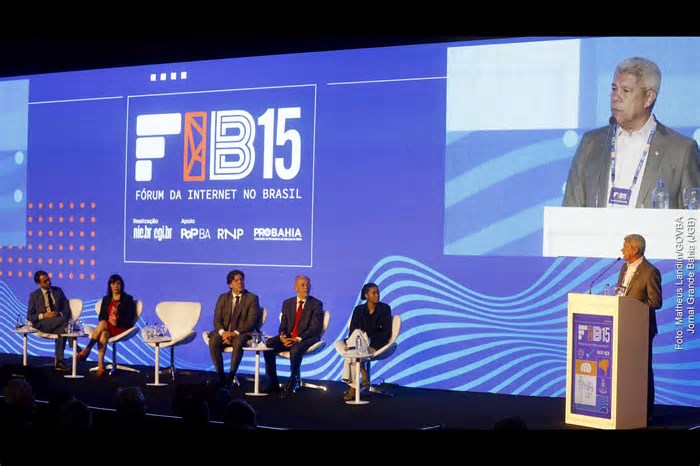 Fórum da Internet no Brasil reúne autoridades e sociedade civil em Salvador para debater ética digital, inclusão e inteligência artificial
