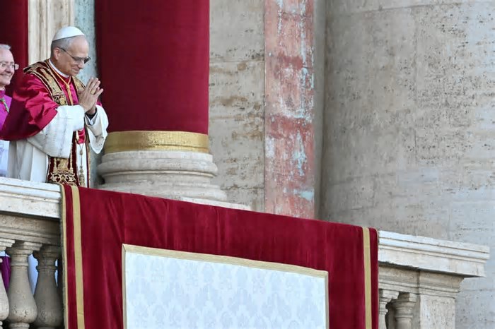Primeiro Papa americano, Leão XIV pede diálogo e ‘paz desarmada’