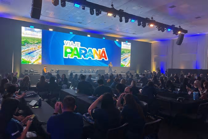 Viaje Paraná capacita 450 agentes em convenção de turismo em Foz do Iguaçu