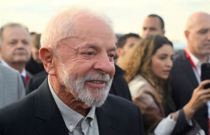 Lula vai ao Sul e ao Nordeste após prometer viagens para “fazer política”