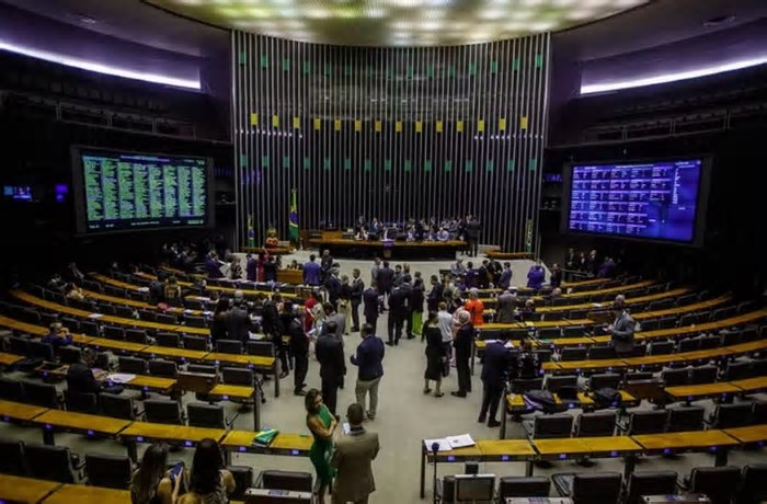 Câmara aprova aumento de pena para crime contra profissionais de Saúde