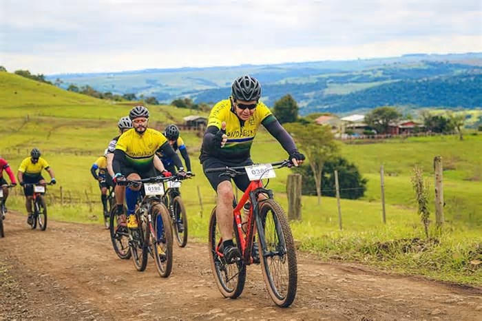 Cicloturismo no Paraná: Rota das Catedrais vai atrair 1,3 mil ciclistas neste sábado