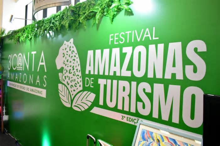 Curso de Turismo da UEA exibe projetos de extensão na 3ª Conta Amazonas e no 3º Festival Amazonas de Turismo