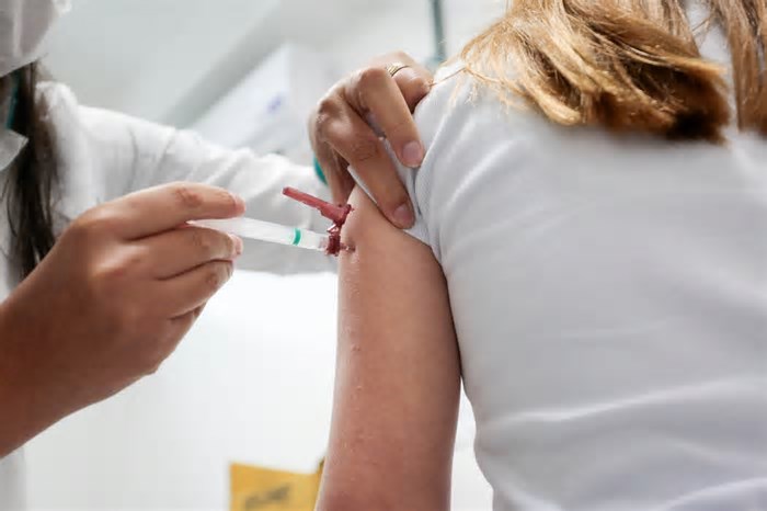 Saiba onde se vacinar em Florianópolis diante de aumento de casos de doenças respiratórias