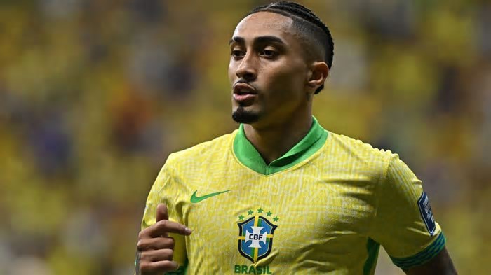Raphinha se anima com Ancelotti na seleção brasileira: 'Admiro muito; tem tudo para dar certo'