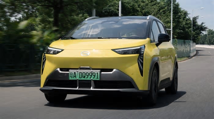 Chinesa GAC promete investir R$ 7,4 bilhões para fazer 3 carros no Brasil