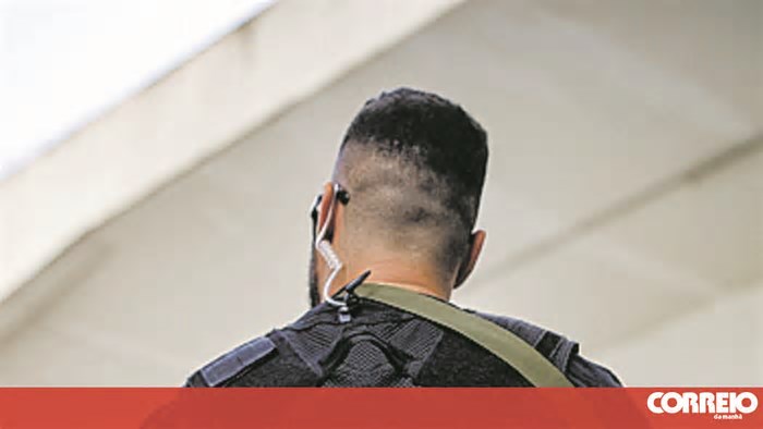 Gang rouba criptomoedas à mão armada em rua do Seixal