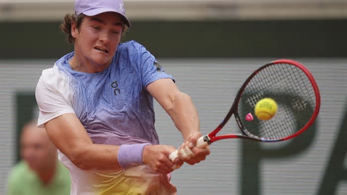 João Fonseca é derrotado por Jack Draper e diz adeus a Roland-Garros
